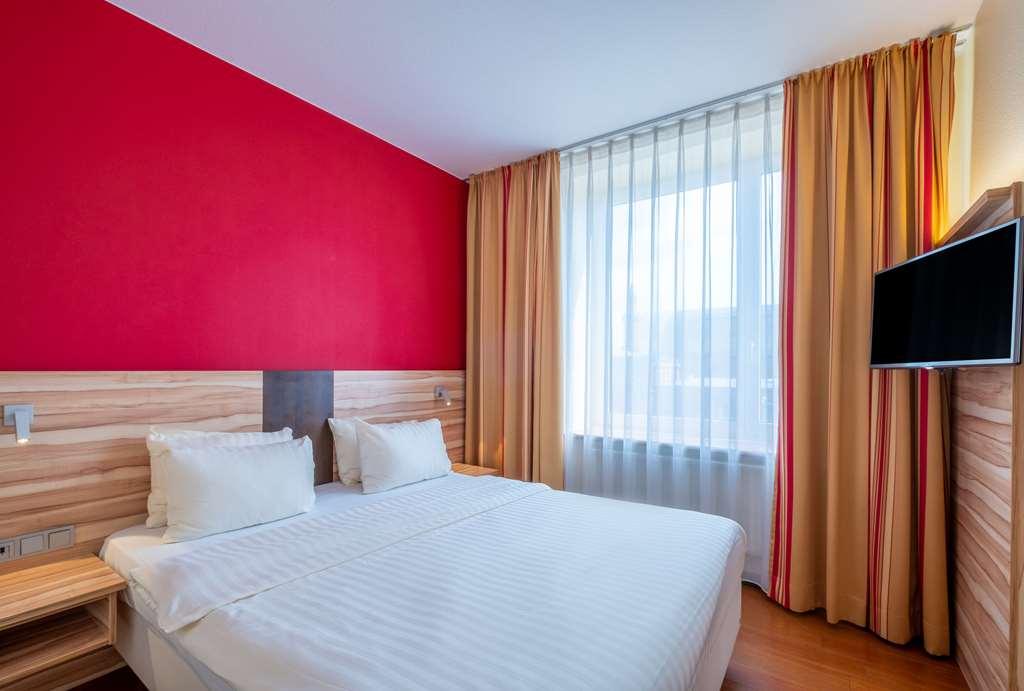 Quality Hotel, Star Inn Premium Bremen Room photo