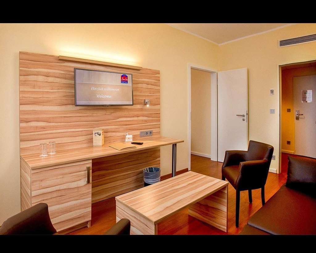 Quality Hotel, Star Inn Premium Bremen Room photo